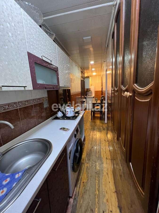 Satılır, köhnə tikili, 3 otaqlı, 70 m², Bakı, Suraxanı r, Yeni Günəşli q, Xalqlar Dostluğu m.