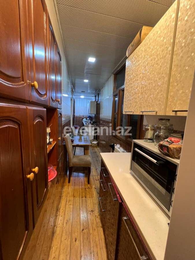 Satılır, köhnə tikili, 3 otaqlı, 70 m², Bakı, Suraxanı r, Yeni Günəşli q, Xalqlar Dostluğu m.