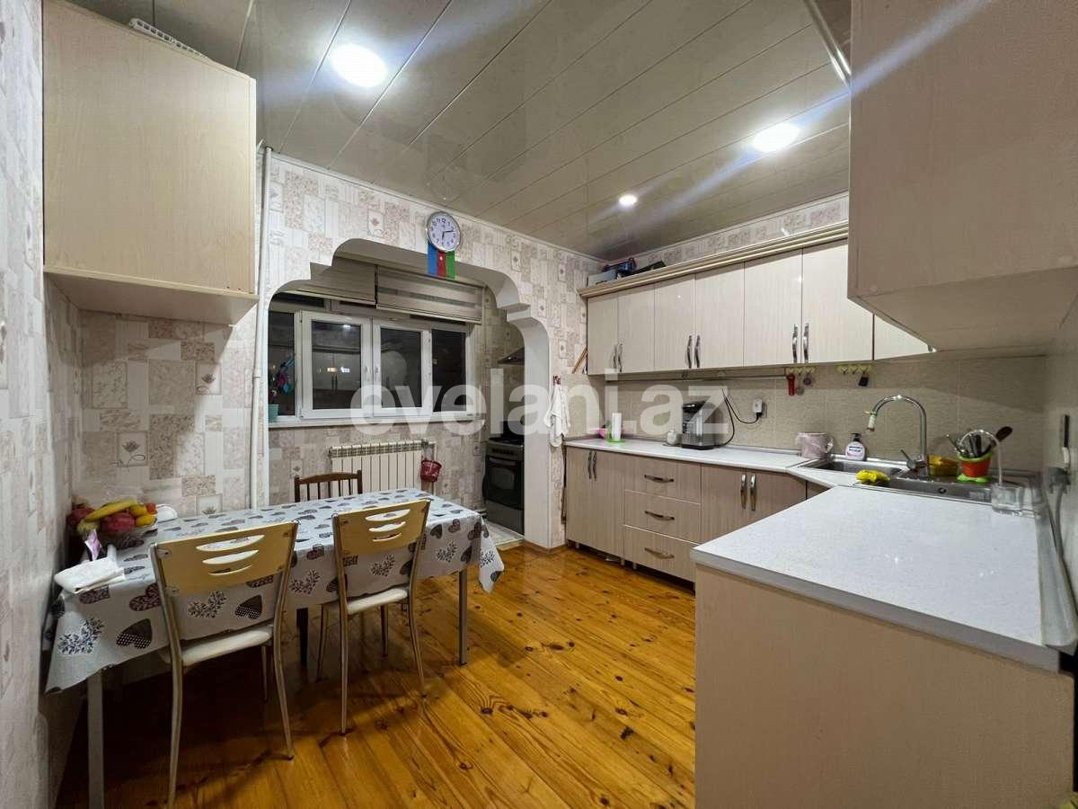 Satılır, köhnə tikili, 3 otaqlı, 80 m², Bakı, Suraxanı r, Yeni Günəşli q, Xalqlar Dostluğu m.