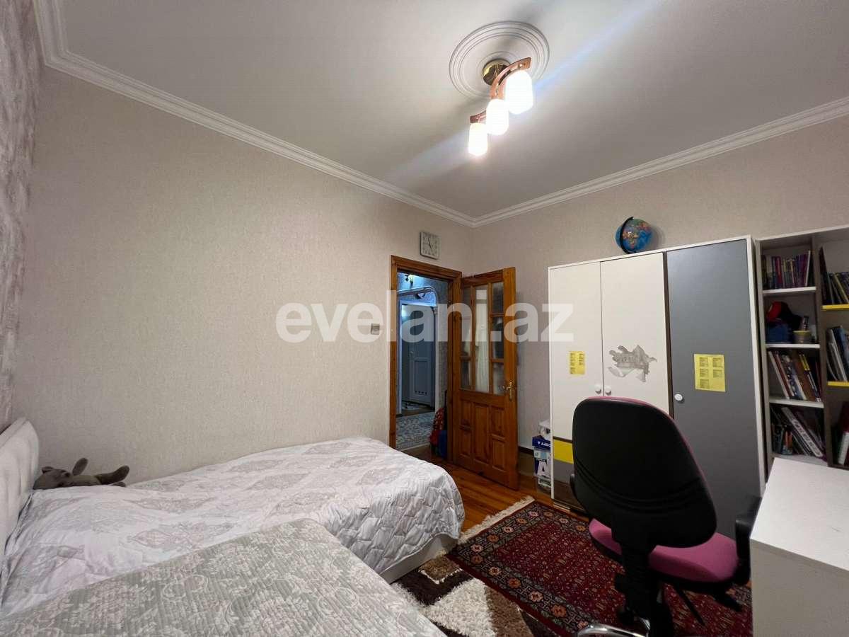 Satılır, köhnə tikili, 3 otaqlı, 80 m², Bakı, Suraxanı r, Yeni Günəşli q, Xalqlar Dostluğu m.