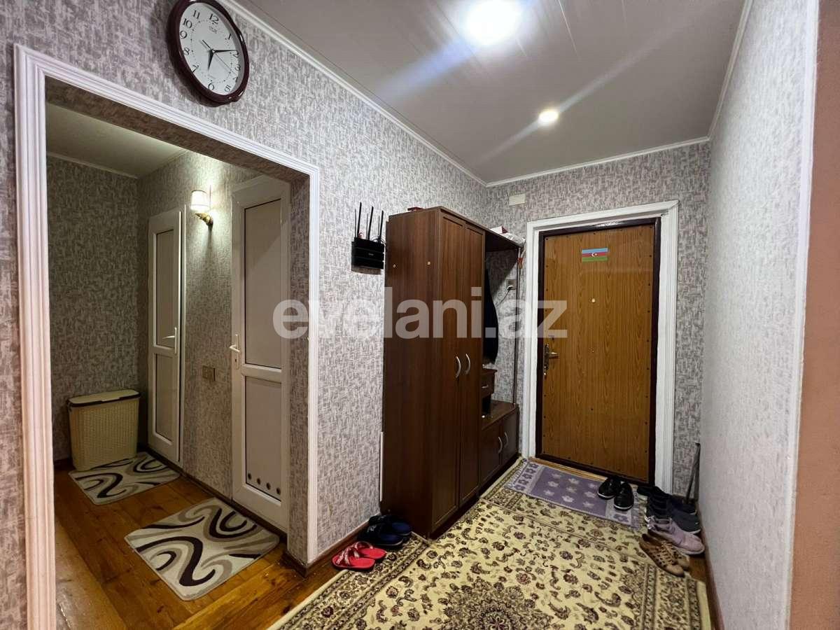 Satılır, köhnə tikili, 3 otaqlı, 80 m², Bakı, Suraxanı r, Yeni Günəşli q, Xalqlar Dostluğu m.