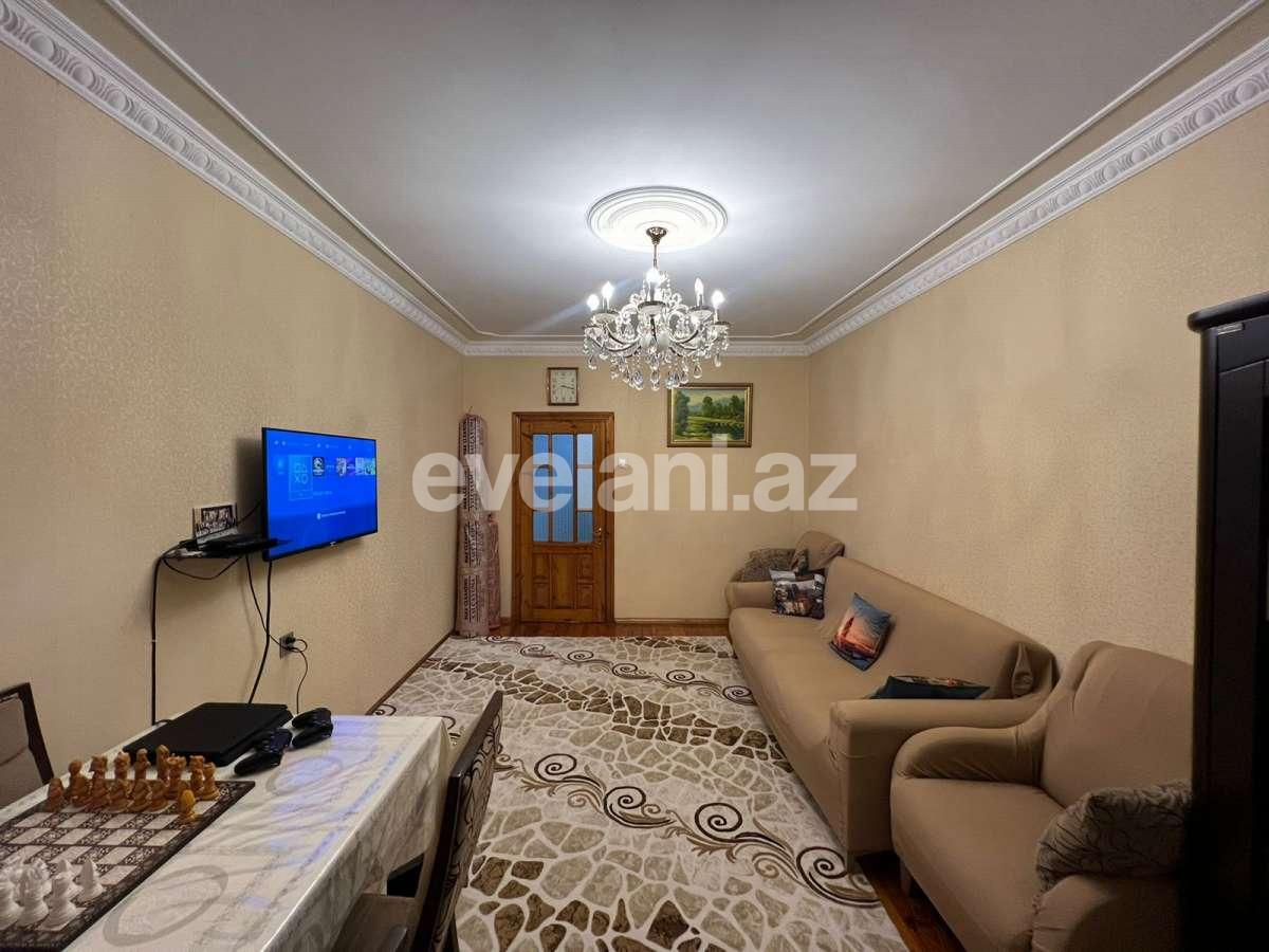 Satılır, köhnə tikili, 3 otaqlı, 80 m², Bakı, Suraxanı r, Yeni Günəşli q, Xalqlar Dostluğu m.