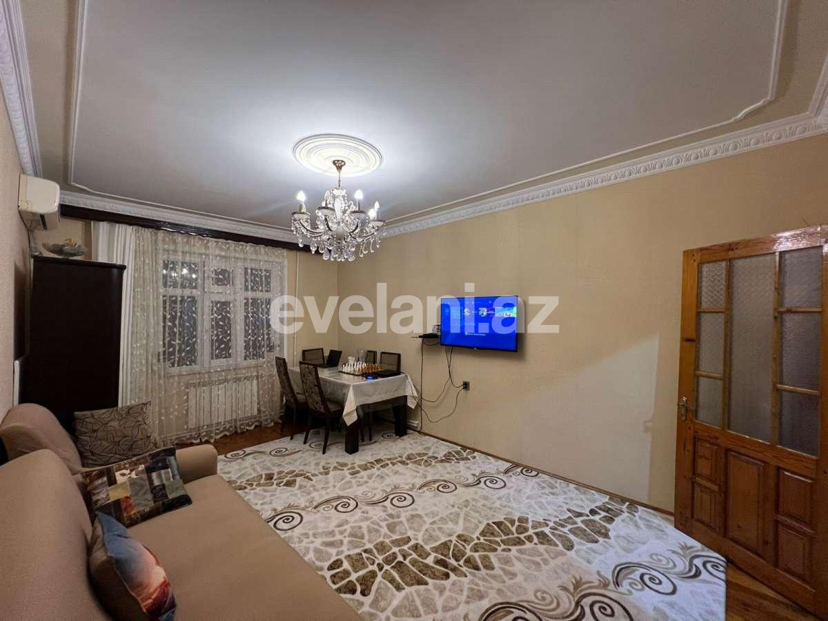 Satılır, köhnə tikili, 3 otaqlı, 80 m², Bakı, Suraxanı r, Yeni Günəşli q, Xalqlar Dostluğu m.