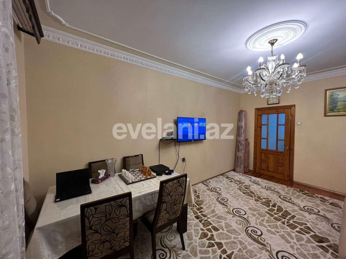 Satılır, köhnə tikili, 3 otaqlı, 80 m², Bakı, Suraxanı r, Yeni Günəşli q, Xalqlar Dostluğu m.