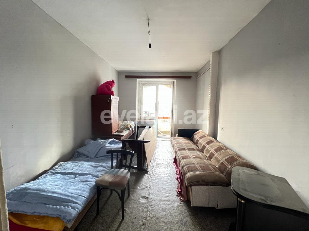 Satılır, köhnə tikili, 3 otaqlı, 80 m², Bakı, Suraxanı r, Yeni Günəşli q, Xalqlar Dostluğu m.
