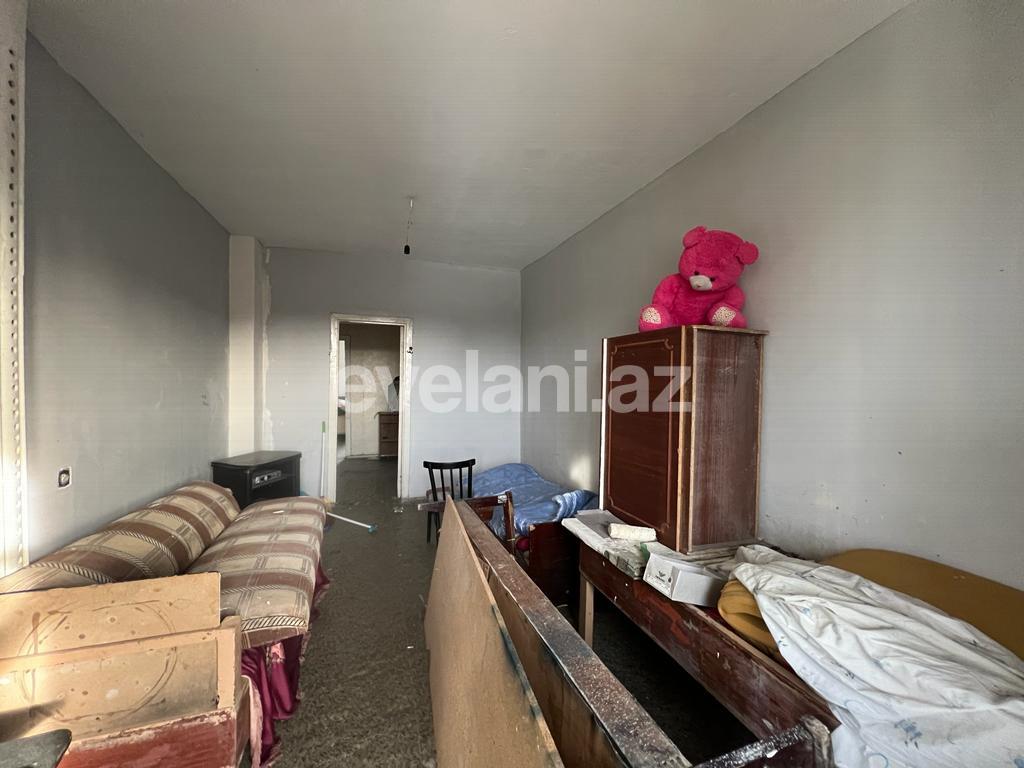 Satılır, köhnə tikili, 3 otaqlı, 80 m², Bakı, Suraxanı r, Yeni Günəşli q, Xalqlar Dostluğu m.