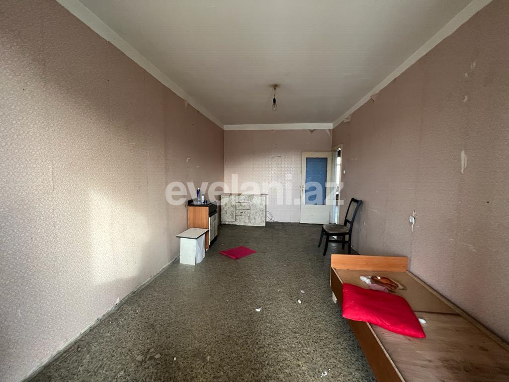 Satılır, köhnə tikili, 3 otaqlı, 80 m², Bakı, Suraxanı r, Yeni Günəşli q, Xalqlar Dostluğu m.
