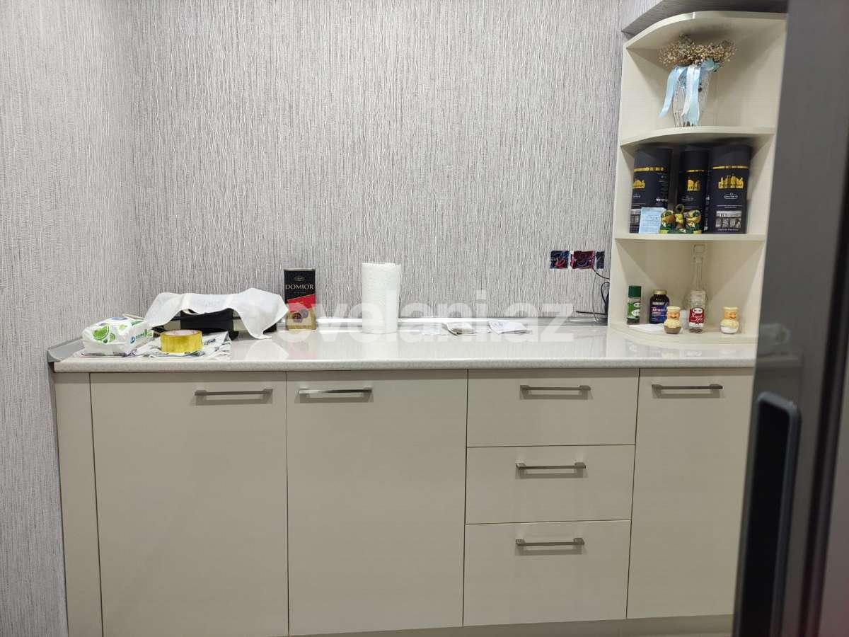 Satılır, köhnə tikili, 3 otaqlı, 65 m², Bakı, Səbail r, Badamdar q.