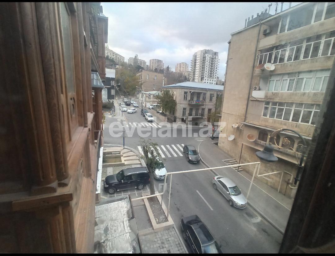 Satılır, köhnə tikili, 3 otaqlı, 87 m², Bakı, Səbail r, İçəri Şəhər m.