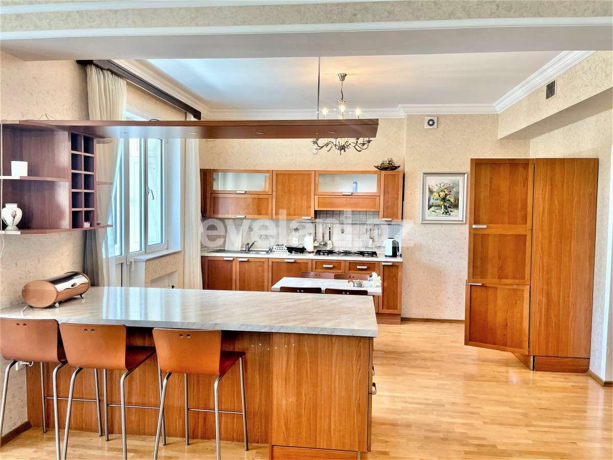 Kirayə verilir, yeni tikili, 4 otaqlı, 209.96 m², Bakı, Nəsimi r, Sahil m.