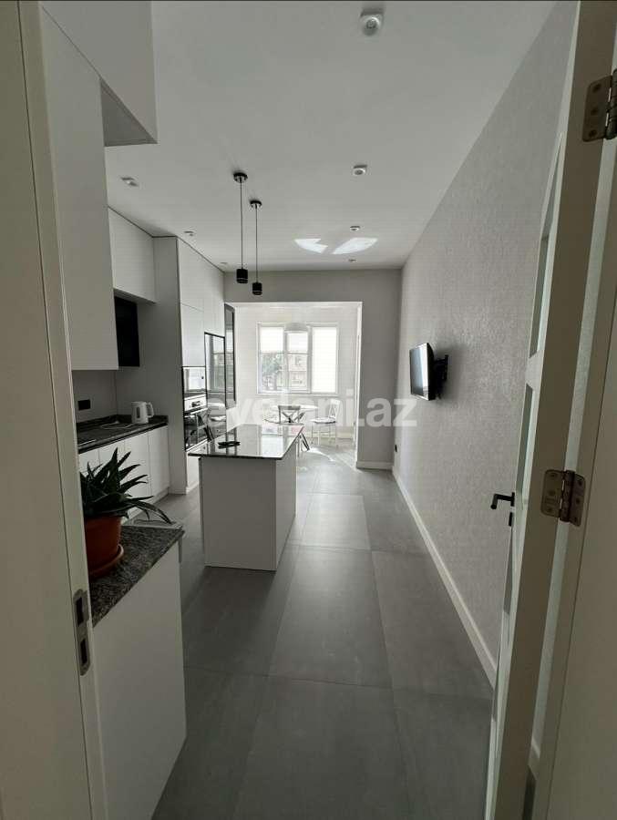Kirayə verilir, yeni tikili, 3 otaqlı, 125 m², Bakı, Nəsimi r, 8 Noyabr m.