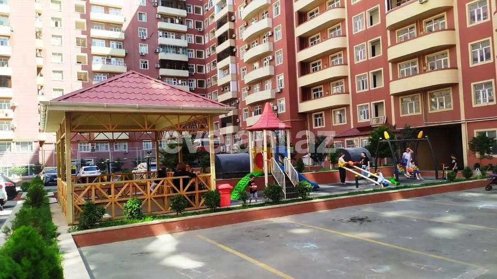 Satılır, yeni tikili, 4 otaqlı, 165 m², Bakı, Binəqədi r, 8-ci mikrorayon q, Azadlıq prospekti m.