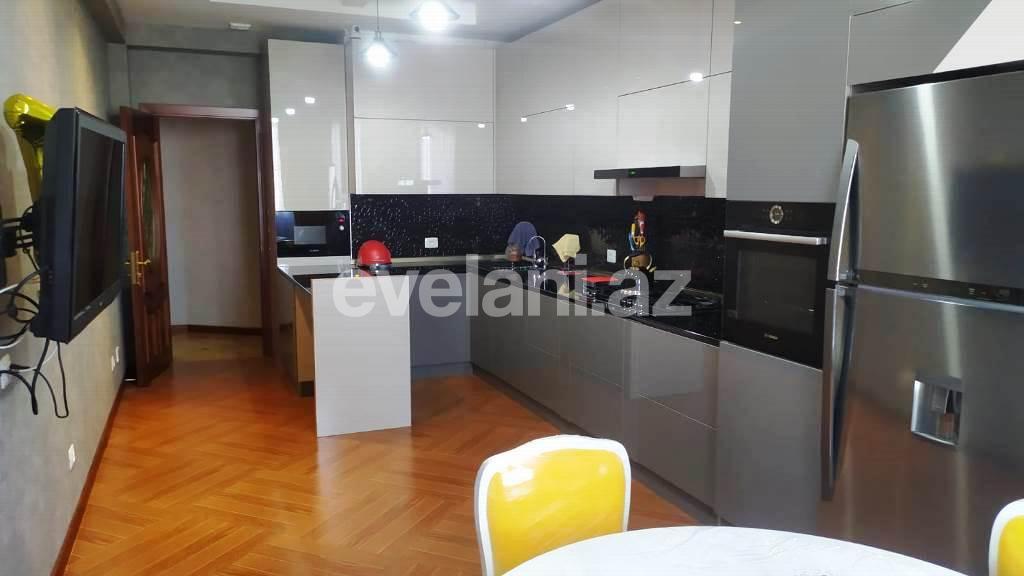 Satılır, yeni tikili, 4 otaqlı, 165 m², Bakı, Binəqədi r, 8-ci mikrorayon q, Azadlıq prospekti m.