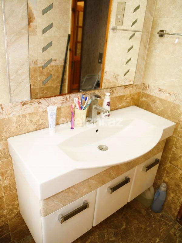 Продаётся, вторичка, 2-комнаты, 55 m², Баку, Ясамальский r, Иншаатчылар m.