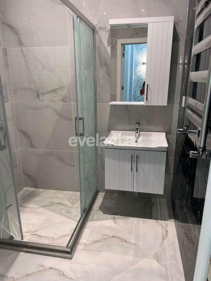 Satılır, yeni tikili, 2 otaqlı, 65 m², Bakı, Nizami r, Qara Qarayev m.