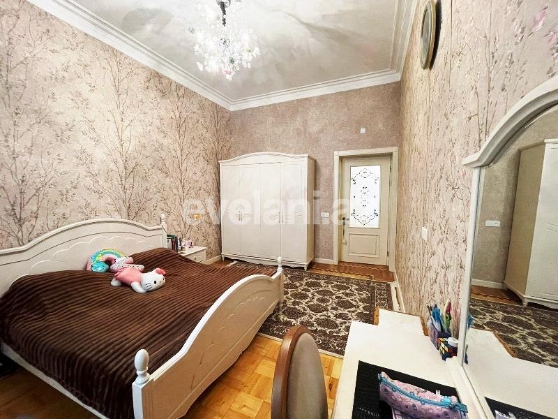 Satılır, köhnə tikili, 3 otaqlı, 100 m², Bakı, Nərimanov r, Montin q, Nəriman Nərimanov m.