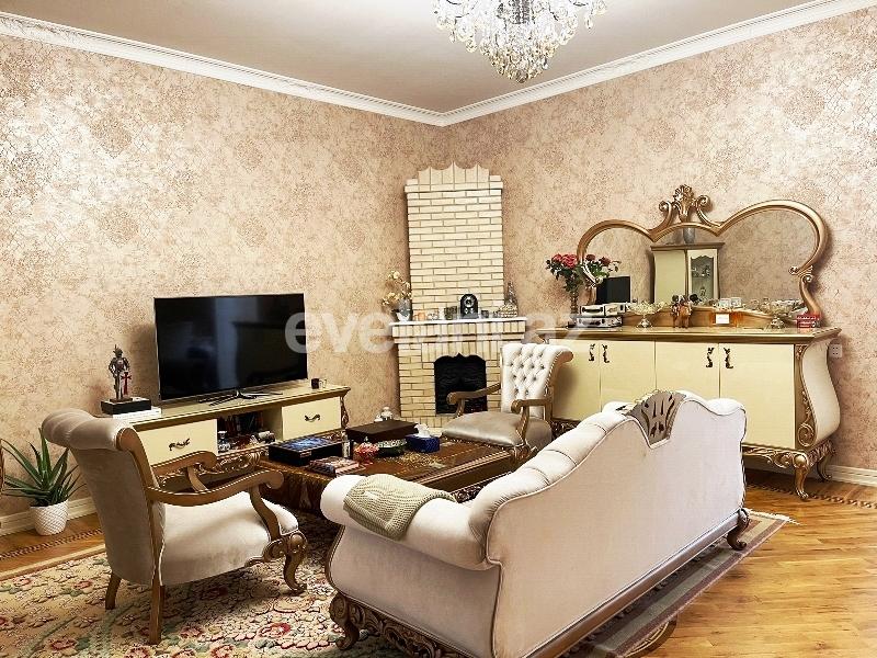 Satılır, köhnə tikili, 3 otaqlı, 100 m², Bakı, Nərimanov r, Montin q, Nəriman Nərimanov m.