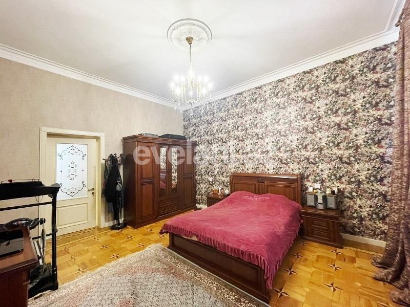 Satılır, köhnə tikili, 3 otaqlı, 100 m², Bakı, Nərimanov r, Montin q, Nəriman Nərimanov m.