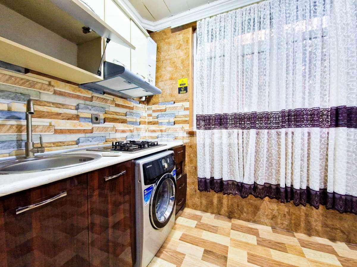 Satılır, köhnə tikili, 3 otaqlı, 50 m², Bakı, Nizami r, Neftçilər m.