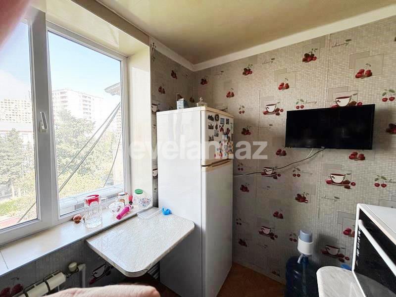 Satılır, köhnə tikili, 3 otaqlı, 70 m², Bakı, Nizami r, 8-ci kilometr q, Qara Qarayev m.