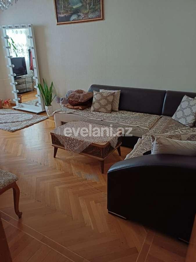 Satılır, köhnə tikili, 3 otaqlı, 74 m², Bakı, Nəsimi r, 4-cü mikrorayon q, Memar Əcəmi m.