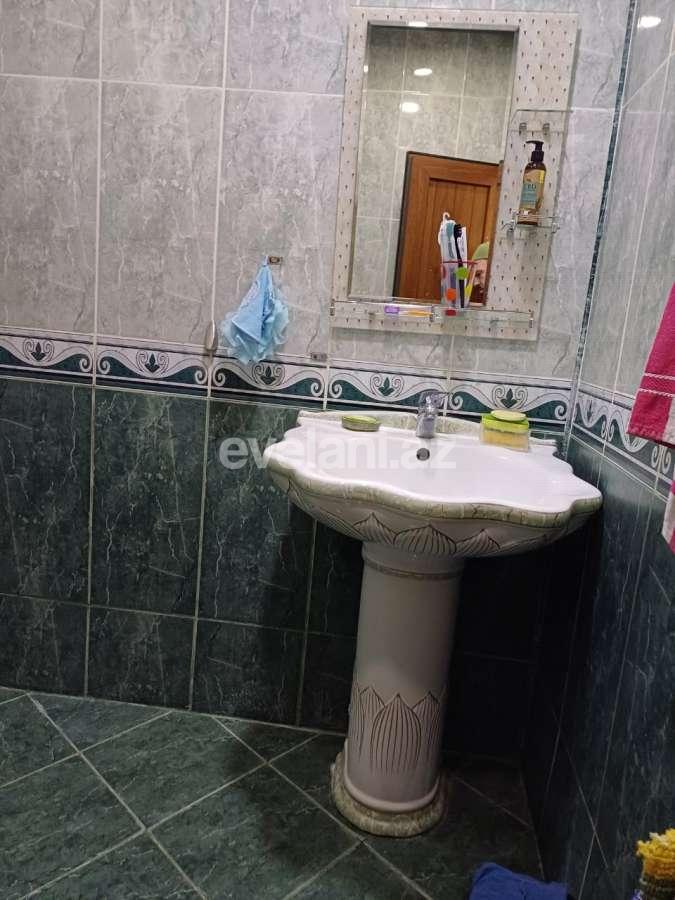 Satılır, köhnə tikili, 3 otaqlı, 74 m², Bakı, Nəsimi r, 4-cü mikrorayon q, Memar Əcəmi m.