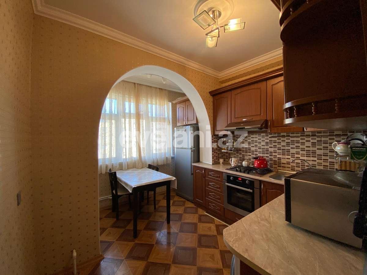 Satılır, köhnə tikili, 2 otaqlı, 60 m², Bakı, Xətai r, Həzi Aslanov m.