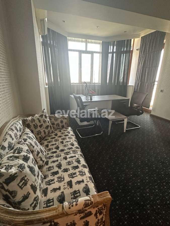 Rent, office, 7 room, 400 m², Baku, Yasamal r, Elmlar Akademiyası m.