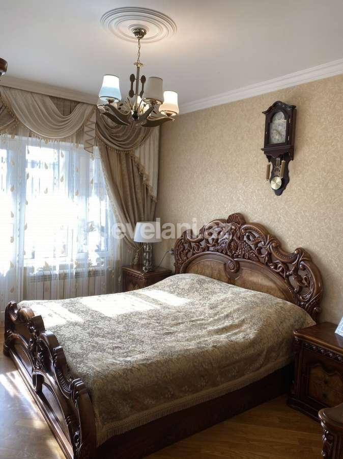 Satılır, köhnə tikili, 3 otaqlı, 80 m², Bakı, Nizami r, Neftçilər m.