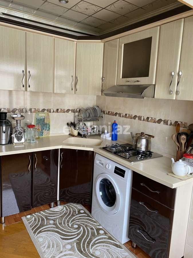 Satılır, köhnə tikili, 3 otaqlı, 80 m², Bakı, Nizami r, Neftçilər m.