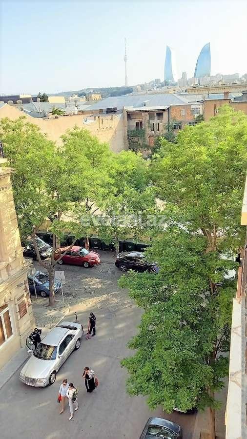 Sale, old building, 3 room, 110 m², Baku, Sabail r, Sahil m.
