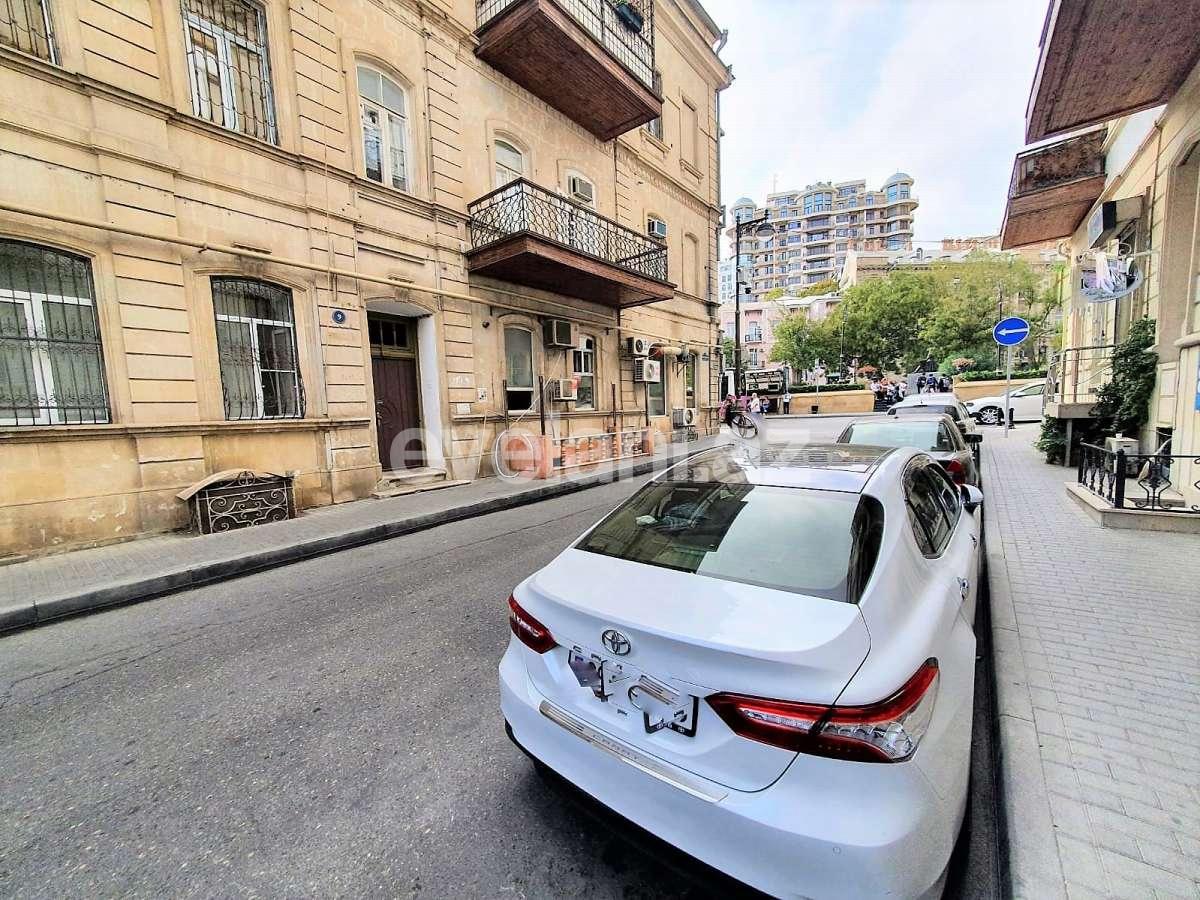 Продаётся, вторичка, 5-комнаты, 165 m², Баку, Ясамальский r, Ясамал p, Ичери Шехер m.