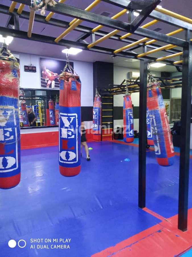 Satılır, ofis, 2 otaqlı, 220 m², Bakı, Binəqədi r, Azadlıq prospekti m.