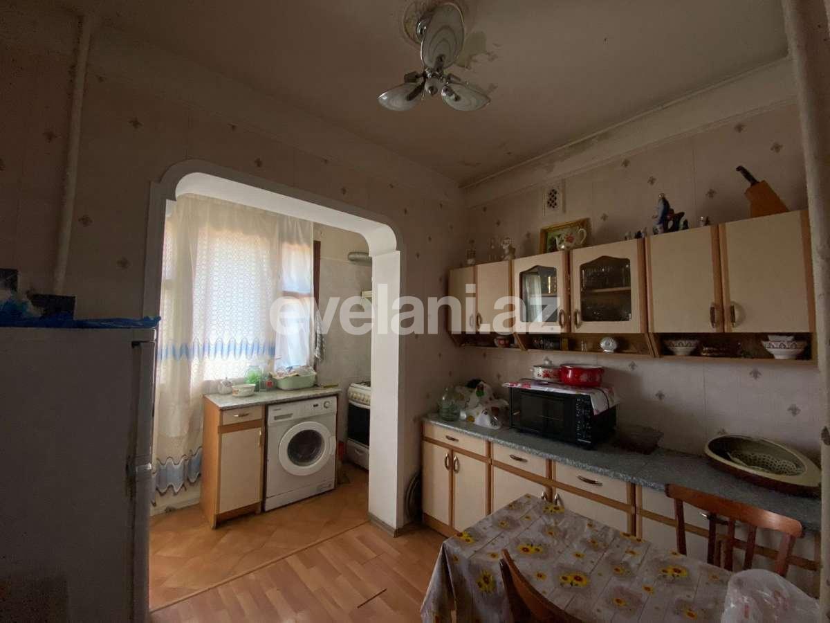 Satılır, köhnə tikili, 3 otaqlı, 80 m², Bakı, Nizami r, Xalqlar Dostluğu m.