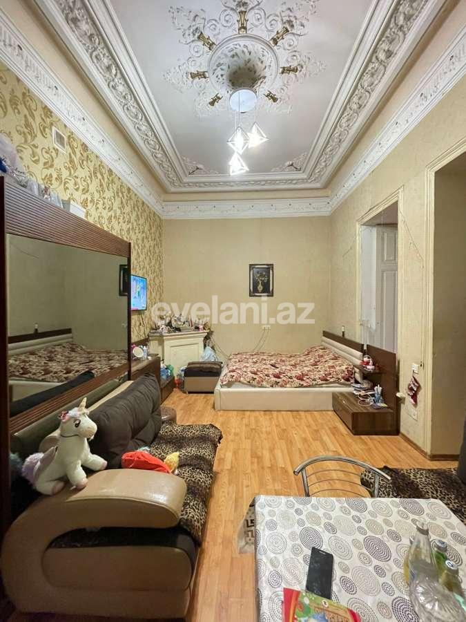 Satılır, köhnə tikili, 3 otaqlı, 50 m², Bakı, Səbail r, İçəri Şəhər m.