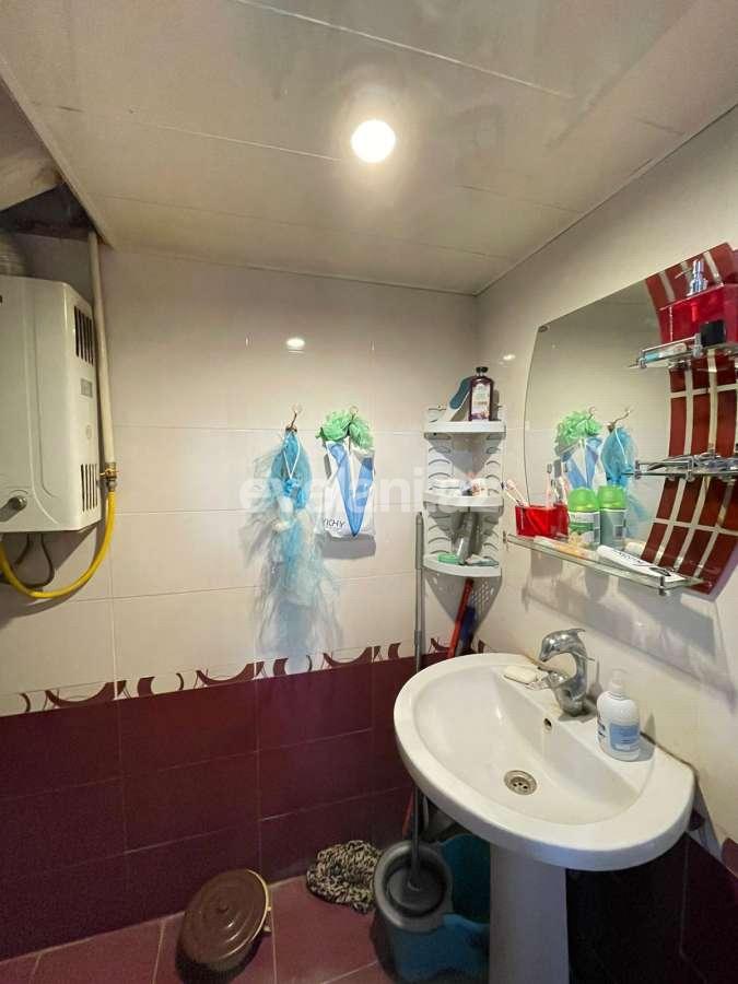 Satılır, köhnə tikili, 3 otaqlı, 50 m², Bakı, Səbail r, İçəri Şəhər m.