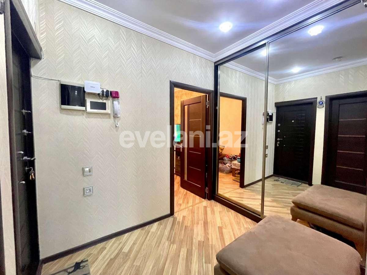 Satılır, köhnə tikili, 2 otaqlı, 65 m², Bakı, Binəqədi r, 8-ci mikrorayon q, Azadlıq prospekti m.