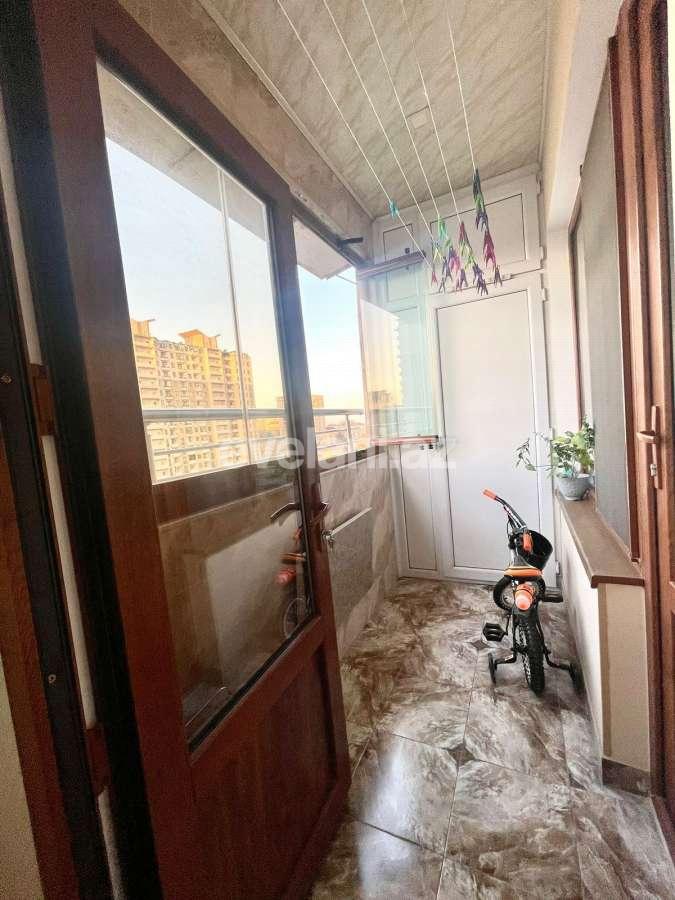 Satılır, köhnə tikili, 2 otaqlı, 65 m², Bakı, Binəqədi r, 8-ci mikrorayon q, Azadlıq prospekti m.