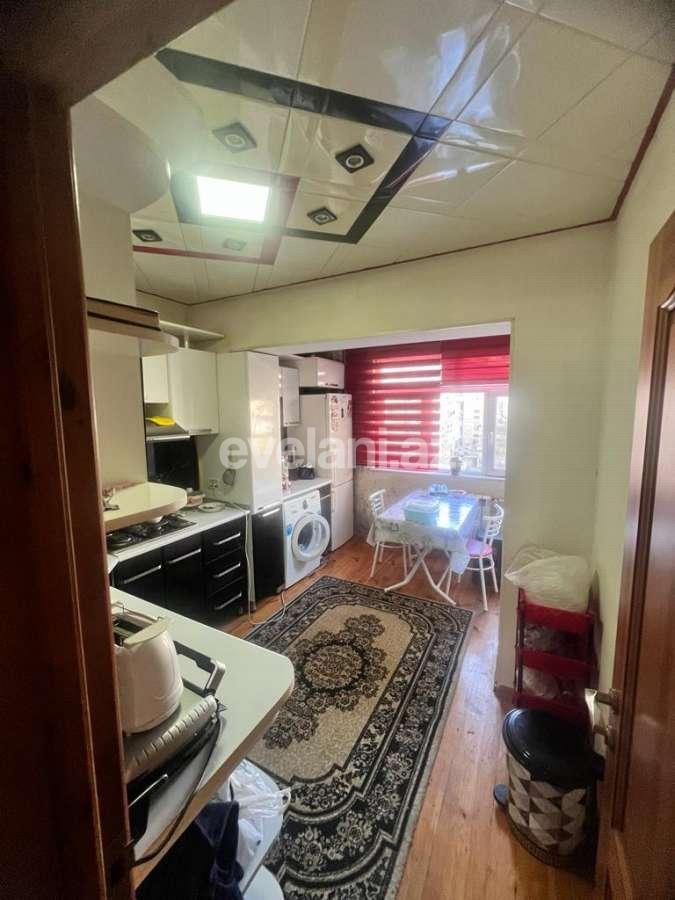 Satılır, köhnə tikili, 4 otaqlı, 110 m², Bakı, Yasamal r, Yeni Yasamal q, İnşaatçılar m.