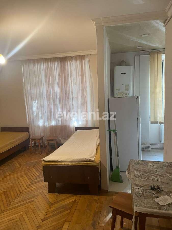 Satılır, köhnə tikili, 1 otaqlı, 32.99 m², Bakı, Yasamal r, Elmlər Akademiyası m.