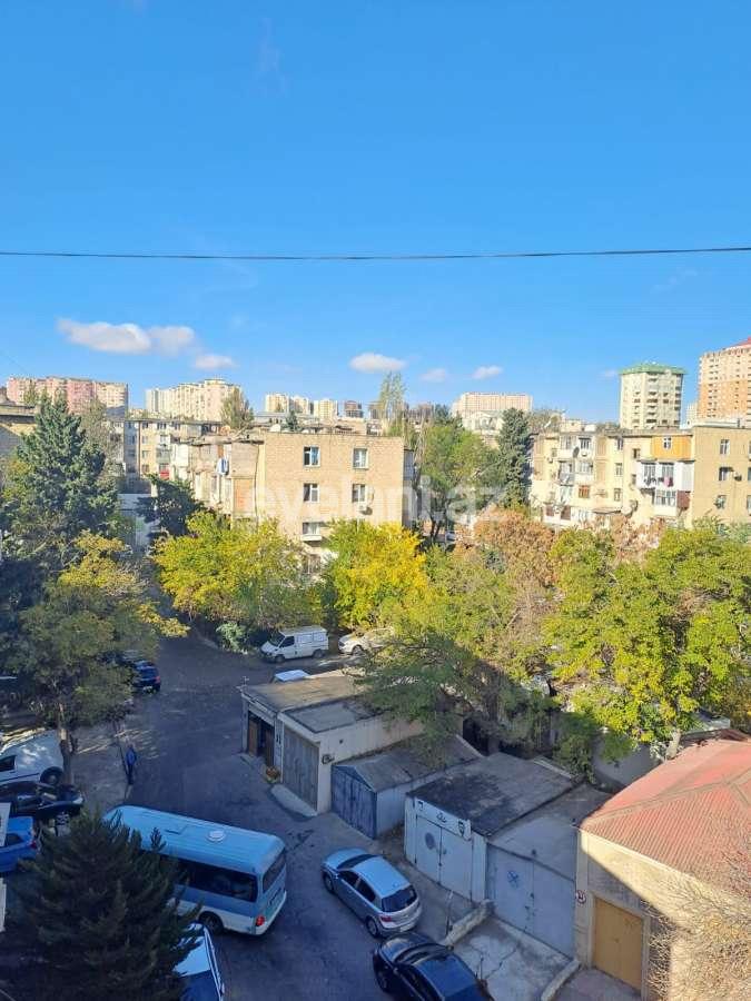 Sale, old building, 1 room, 35 m², Baku, Yasamal r, Inshaatchilar m.