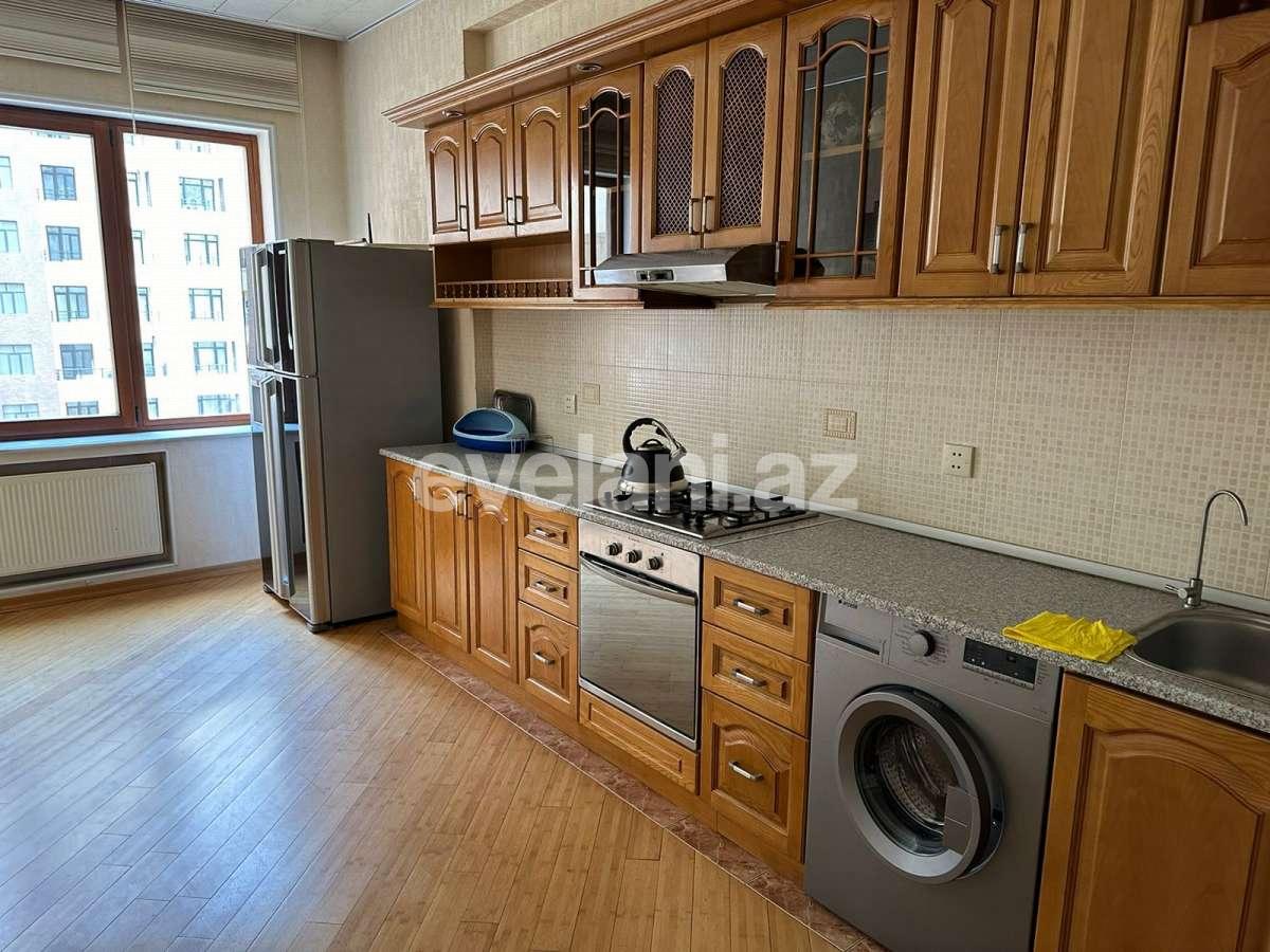 Kirayə verilir, yeni tikili, 3 otaqlı, 140 m², Bakı, Xətai r, Şah İsmayıl Xətai m.