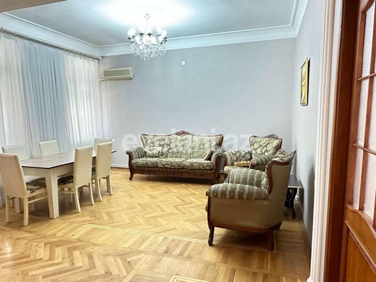 Rent, old building, 3 room, 85 m², Baku, Sabail r.