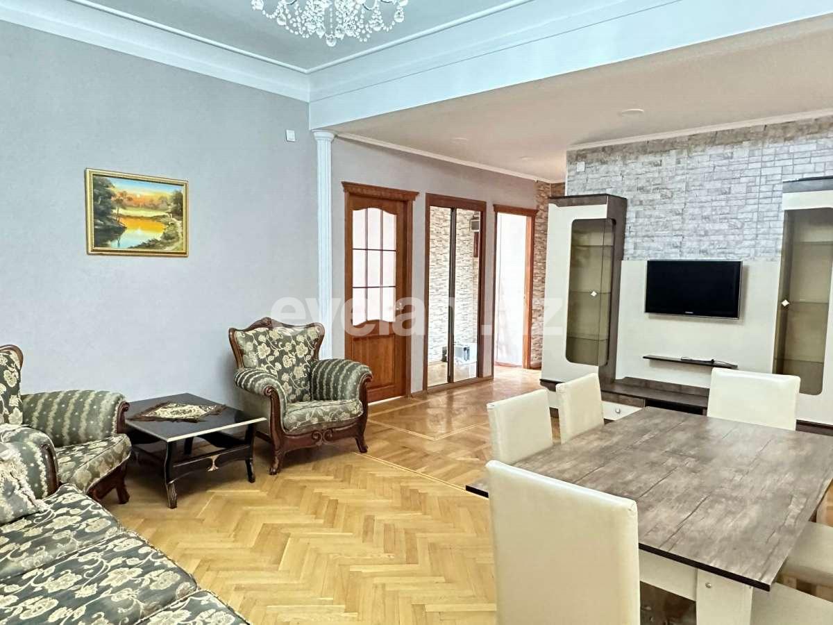 Rent, old building, 3 room, 85 m², Baku, Sabail r.
