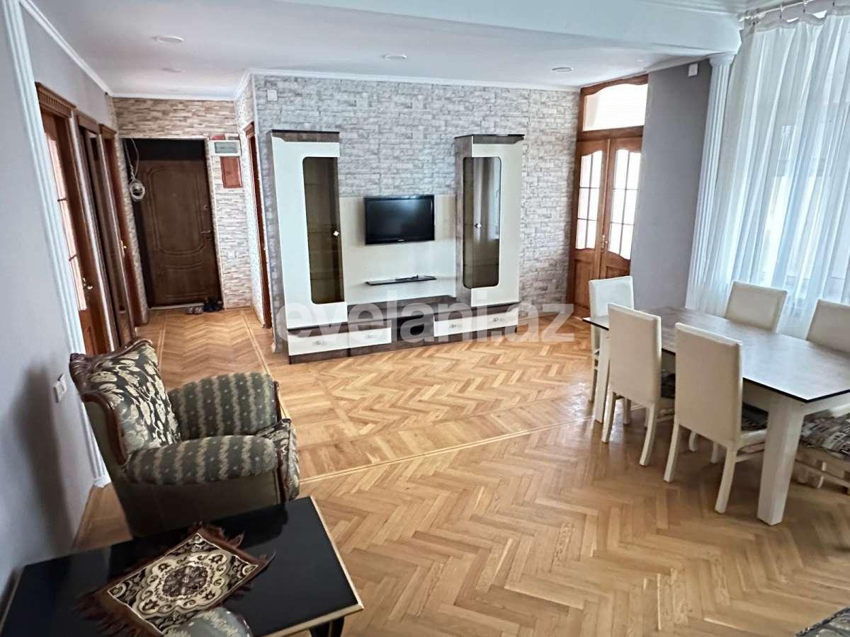 Rent, old building, 3 room, 85 m², Baku, Sabail r.