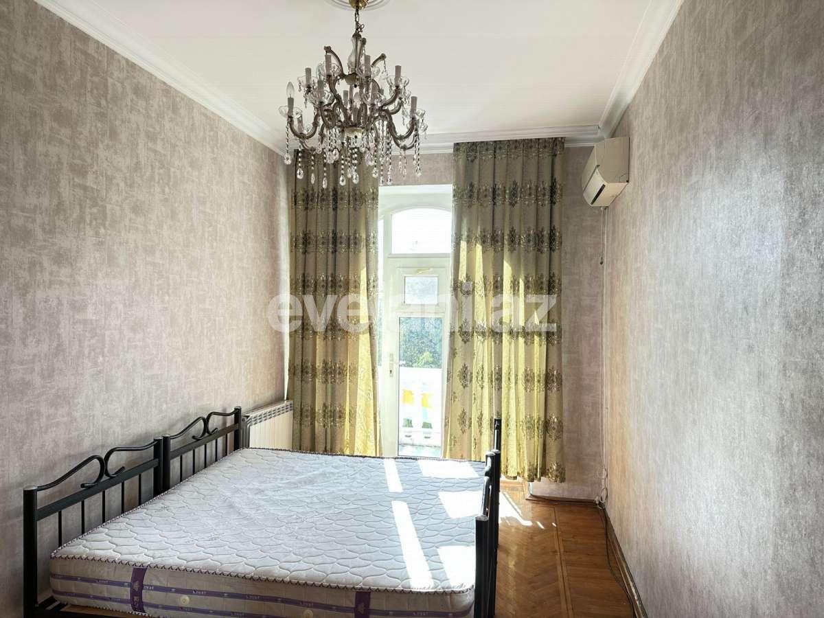 Rent, old building, 3 room, 85 m², Baku, Sabail r.