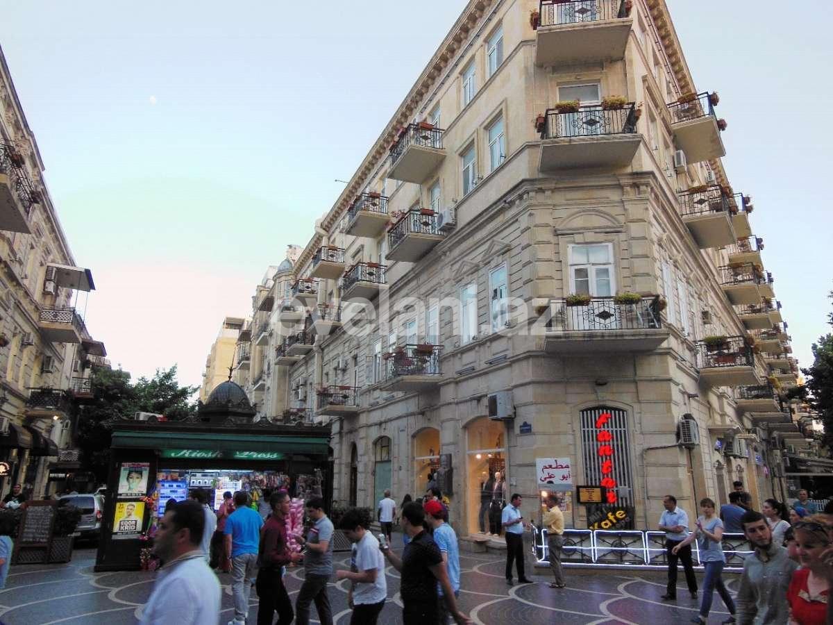 Rent, new building, 3 room, 100 m², Baku, Sabail r, Sahil m.