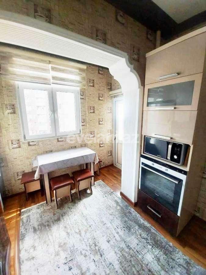 Satılır, köhnə tikili, 2 otaqlı, 60 m², Bakı, Xətai r, Əhmədli q, Həzi Aslanov m.