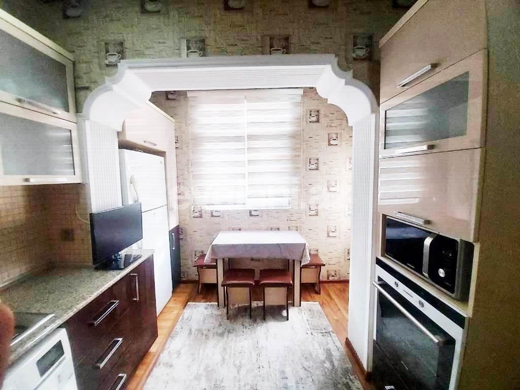 Satılır, köhnə tikili, 2 otaqlı, 60 m², Bakı, Xətai r, Əhmədli q, Həzi Aslanov m.