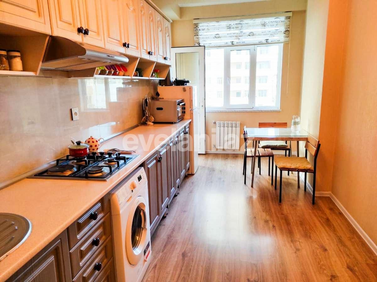 Kirayə verilir, yeni tikili, 2 otaqlı, 80 m², Bakı, Nizami r, Qara Qarayev m.
